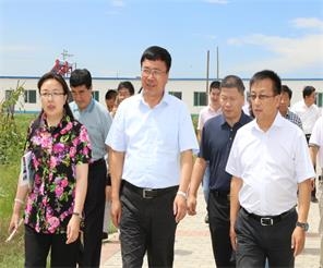 自治區(qū)國土資源廳副巡視員趙大勇一行領(lǐng)導(dǎo)視察田牧集團(tuán)