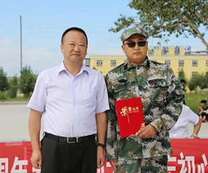 “不忘初心·攜手共進(jìn)”軍訓(xùn)拓展活動圓滿結(jié)束！