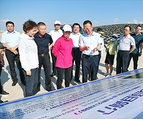 內(nèi)蒙古自治區(qū)黨委常委、市委書記王莉霞考察調(diào)研田牧集團盛鴻牧場